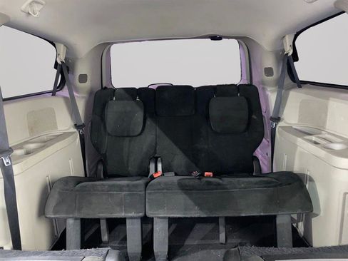 Used 2016 Dodge Grand Caravan American Value Package w/ UConnect Hands-Free Group image 11