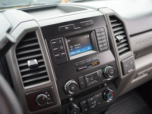 Used 2019 Ford F250 XL w/ Power Equipment Group AWD/4WD image 25