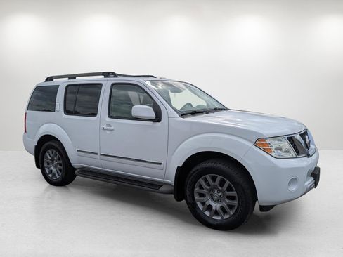 Used 2012 Nissan Pathfinder LE w/ DVD Entertainment Pkg image 3