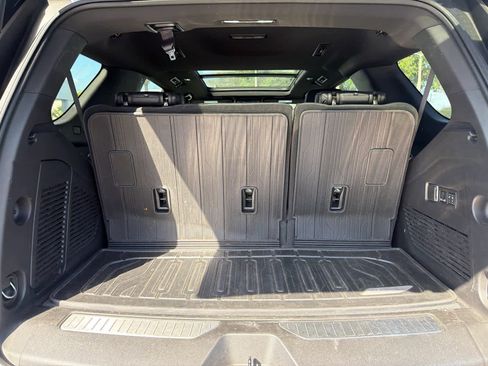 Used 2025 GMC Yukon Denali w/ Sun & Power Step Package image 16
