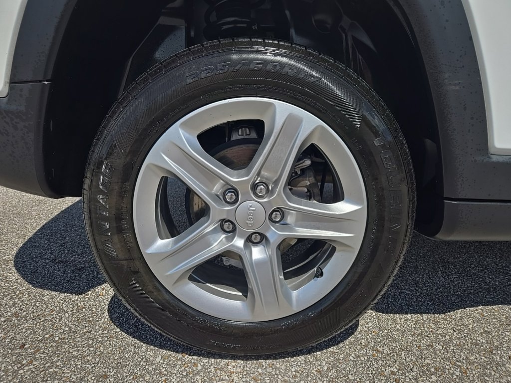 Used 2023 Jeep Compass Latitude AWD/4WD image 26