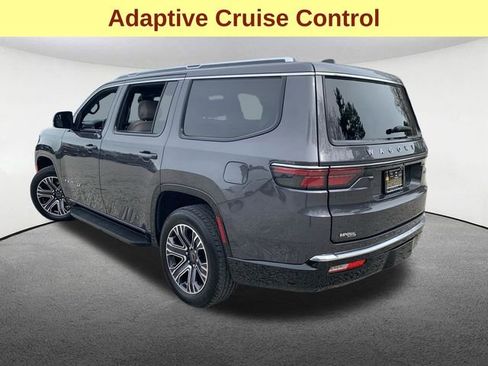 Used 2025 Jeep Wagoneer 4WD w/ Premium Group I image 10