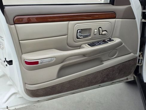 Used 1997 Cadillac De Ville D'Elegance w/ Safety/Security Pkg image 22