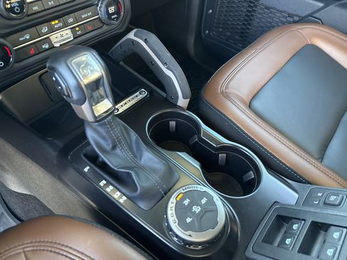Used 2024 Ford Bronco Outer Banks image 32