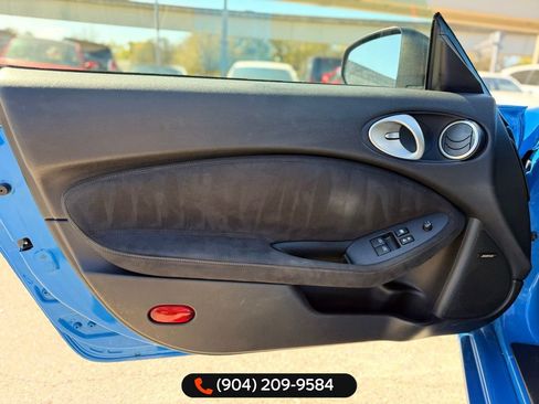 Used 2009 Nissan 370Z Touring image 20