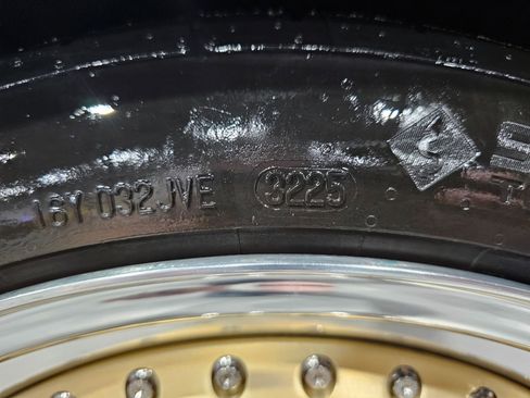Used 1995 Porsche 911 Carrera RWD image 61