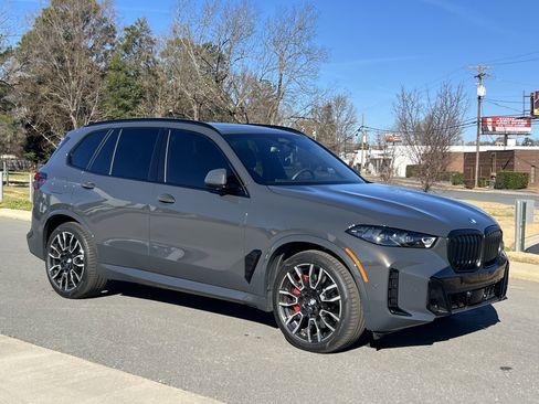 Used 2026 BMW X5 xDrive50e w/ M Sport Package image 33