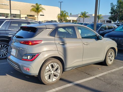 Used 2023 Hyundai Kona SEL FWD image 4