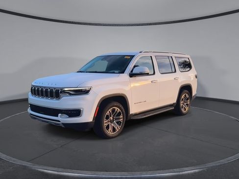 Used 2022 Jeep Wagoneer Series III RWD image 4