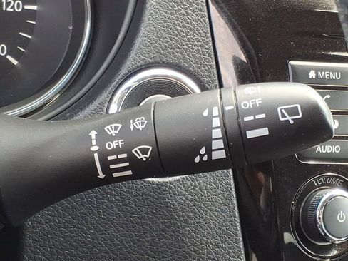 Used 2019 Nissan Rogue SV AWD/4WD image 29