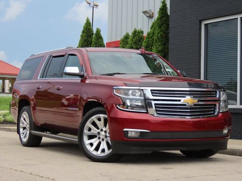 Used 2017 Chevrolet Suburban Premier w/ Max Trailering Package AWD/4WD image 2