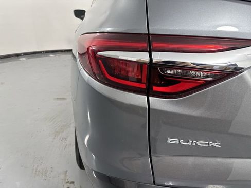 Used 2018 Buick Enclave Essence AWD/4WD image 30