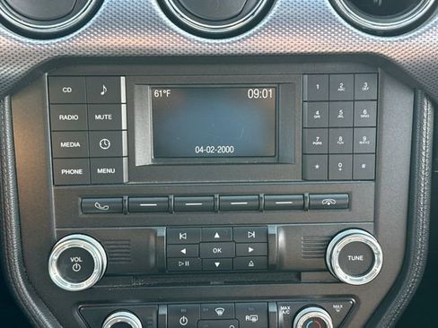 Used 2016 Ford Mustang Coupe RWD image 24