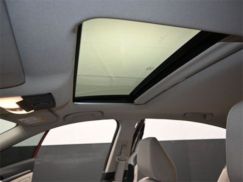 Used 2022 Nissan Altima 2.5 SV w/ SV Premium Package image 11