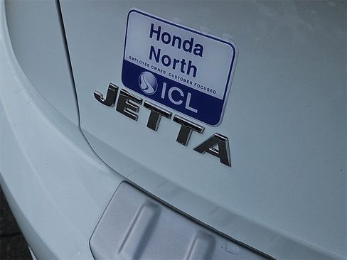 Used 2020 Volkswagen Jetta SE w/ SE Cold Weather Package image 12