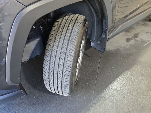 Used 2025 Toyota RAV4 XLE w/ Convenience Package image 34