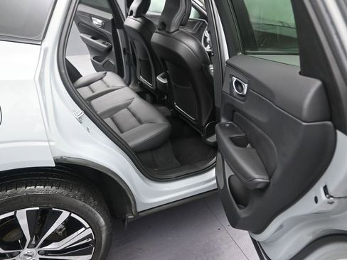 Used 2024 Volvo XC60 B5 Plus AWD/4WD image 14