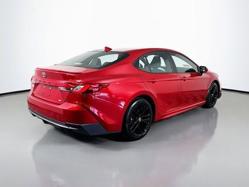 Used 2025 Toyota Camry SE FWD image 8