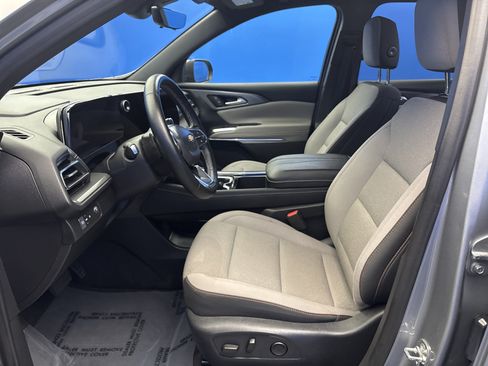 Used 2026 Chevrolet Traverse LT w/ Driver Confidence Package FWD image 12