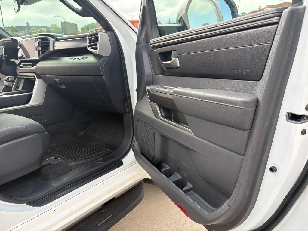 Used 2026 Toyota Tundra SR5 w/ SR5 Convenience Package AWD/4WD image 9