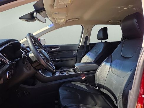 Used 2020 Ford Edge Titanium image 23