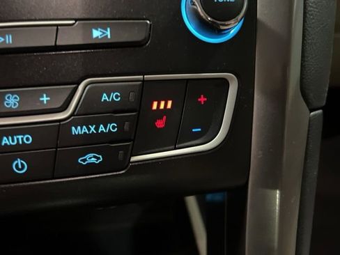 Used 2019 Ford Fusion SEL image 33