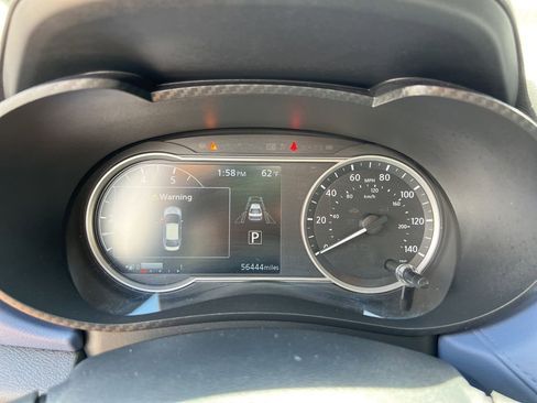 Used 2024 Nissan Versa SV FWD image 14