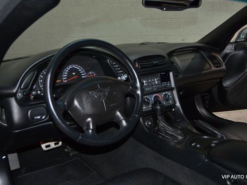 Used 2001 Chevrolet Corvette Coupe image 8