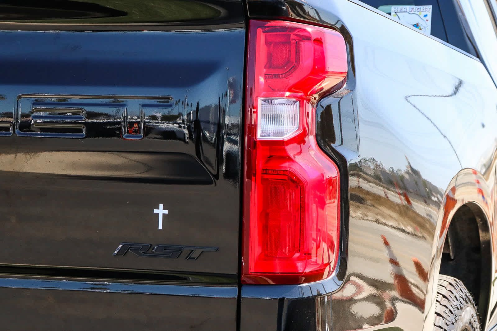 Used 2022 Chevrolet Silverado 1500 RST w/ LPO, Dark Essentials Package RWD image 14