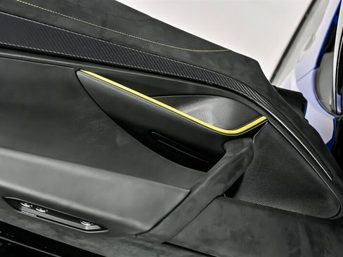 Used 2024 McLaren 750S Spider RWD image 22