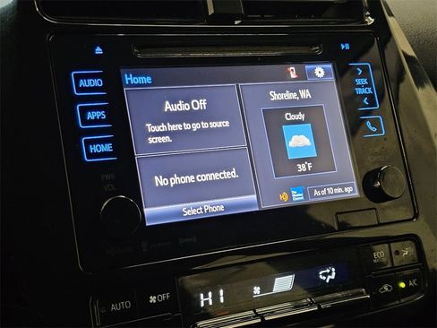 Used 2018 Toyota Prius Three image 26