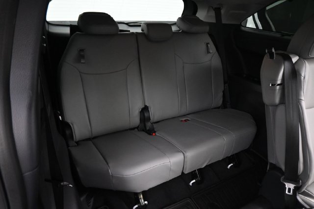 Used 2026 Toyota Sienna XLE FWD image 16
