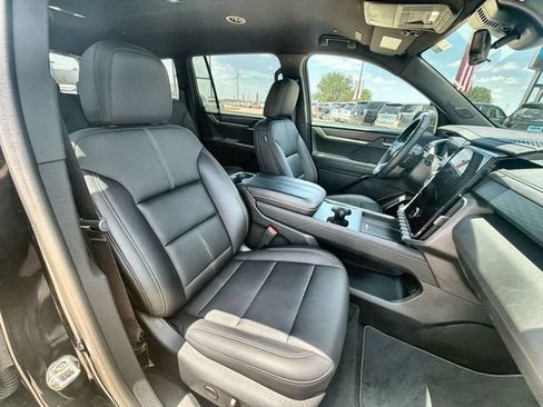 Certified 2026 GMC Acadia Elevation w/ Elevation Premium Package FWD image 27