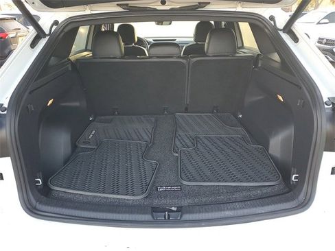 Used 2021 Volkswagen Atlas Cross Sport SE image 7