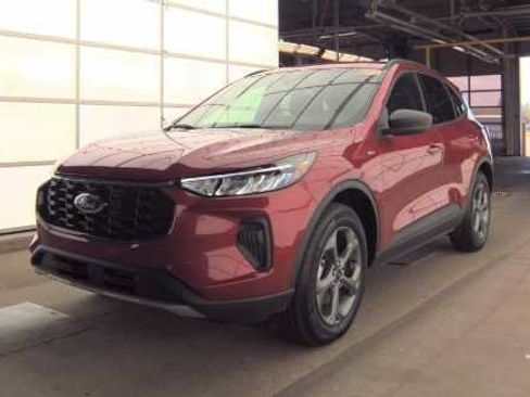 Used 2025 Ford Escape ST-Line w/ Tech Pack #1 AWD/4WD image 3
