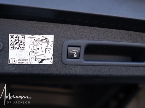 Used 2023 Toyota Sienna XSE image 26