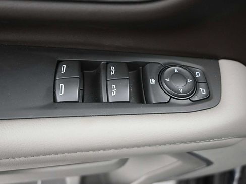 Used 2022 Chevrolet Suburban LS AWD/4WD image 19