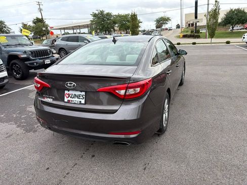 Used 2016 Hyundai Sonata SE FWD image 9
