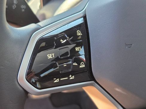 Certified 2025 Volkswagen ID. Buzz Pro S Plus RWD image 21