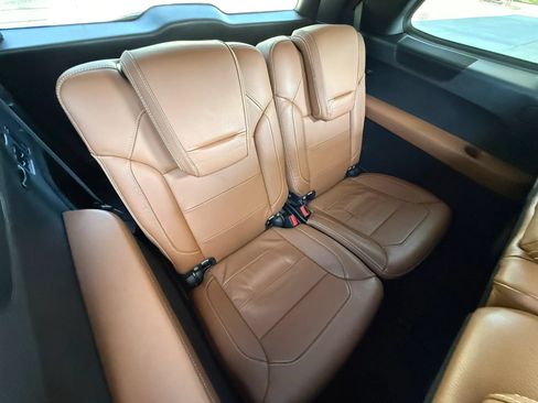 Used 2017 Mercedes-Benz GLS 550 4MATIC w/ Driver Assistance Package image 31