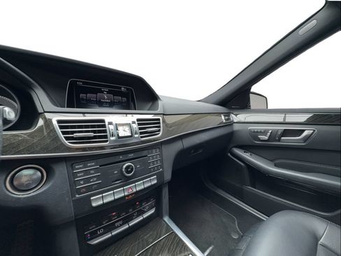 Used 2016 Mercedes-Benz E 350 Sedan image 37