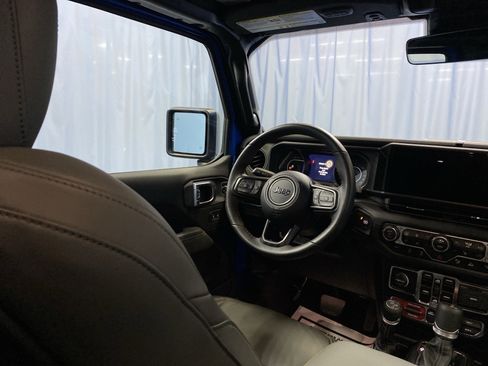 Certified 2024 Jeep Gladiator Mojave image 42