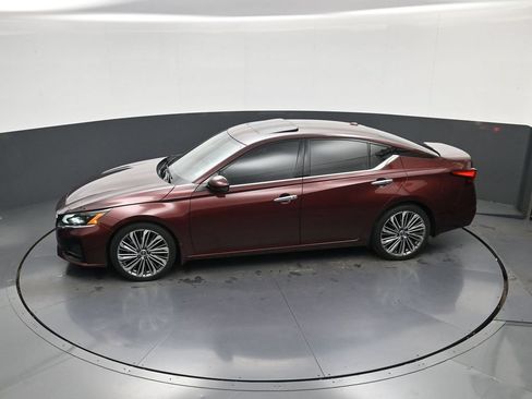 Used 2024 Nissan Altima 2.5 SL FWD image 30