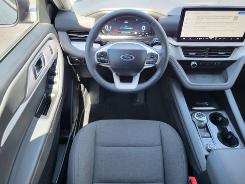 Certified 2025 Ford Explorer Active image 14