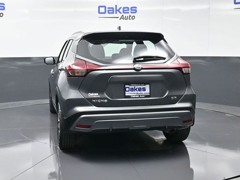 Used 2023 Nissan Kicks SR w/ SR Premium Package image 7