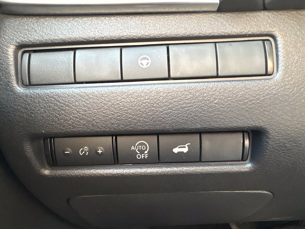 Used 2023 Nissan Rogue SV w/ SV Premium B Package AWD/4WD image 18