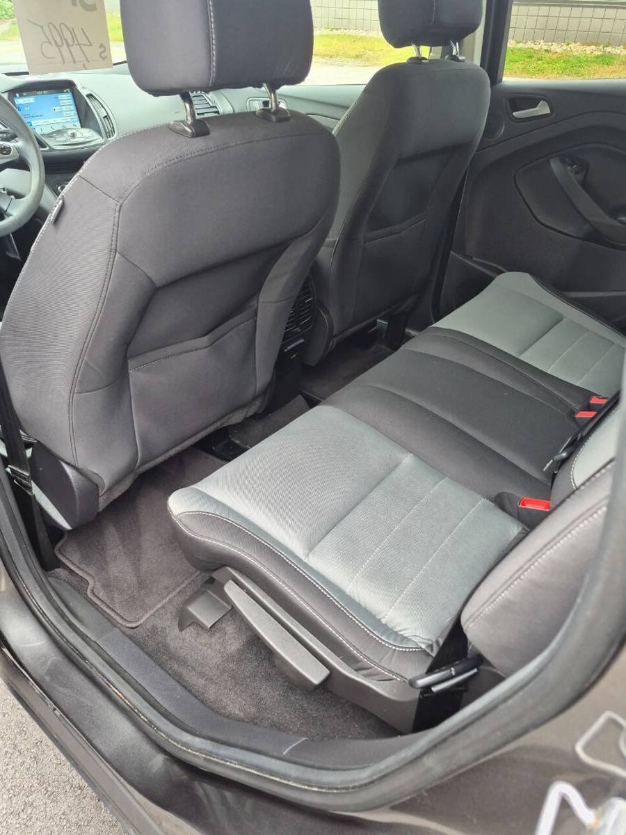 Used 2016 Ford Escape SE w/ Equipment Group 201A AWD/4WD image 14