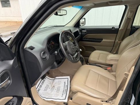 Used 2017 Jeep Patriot High Altitude image 11