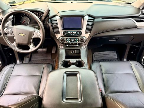 Used 2015 Chevrolet Suburban LT image 10