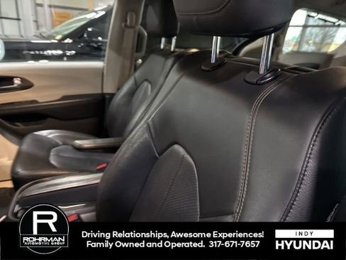 Used 2018 Chrysler Pacifica Touring-L Plus w/ Advanced Safetytec Group image 10